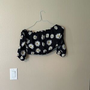 Black daisy off the shoulder crop top